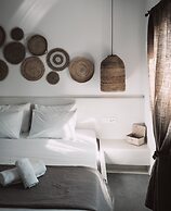 Bianco Diverso Suites