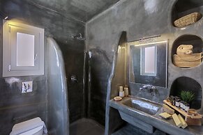 Bianco Diverso Suites