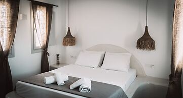 Bianco Diverso Suites
