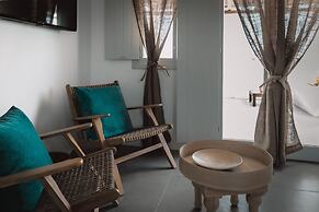 Bianco Diverso Suites