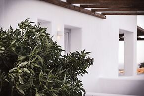 Bianco Diverso Suites