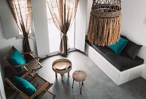 Bianco Diverso Suites