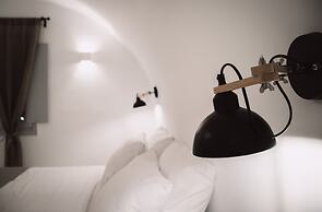 Bianco Diverso Suites