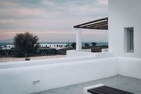 Bianco Diverso Suites