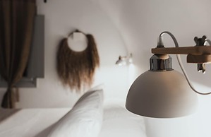 Bianco Diverso Suites