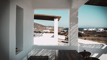 Bianco Diverso Suites