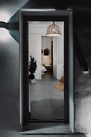 Bianco Diverso Suites