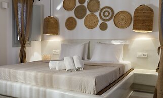 Bianco Diverso Suites