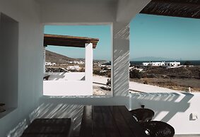 Bianco Diverso Suites