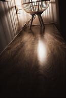 Bianco Diverso Suites