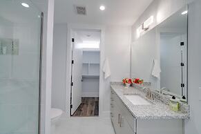 Luxury Unit on 12th South