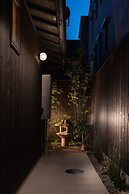 Kanade Kyotoekiminami