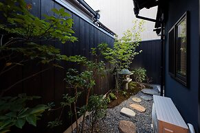 Kanade Kyotoekiminami