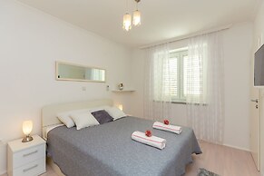 Hedera Estate, Hedera A24