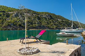 Hedera Estate, Hedera A24