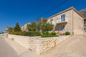 Hedera Estate, Hedera A24