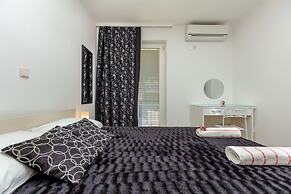 Hedera Estate, Hedera A24