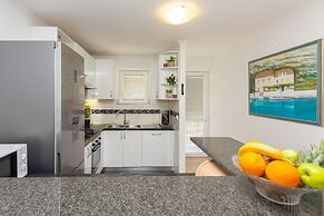 Hedera Estate, Hedera A24