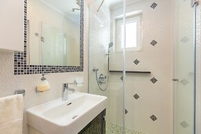 Hedera Estate, Hedera A24