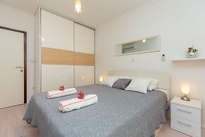 Hedera Estate, Hedera A24