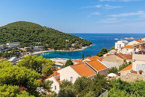 Hedera Estate, Hedera A46