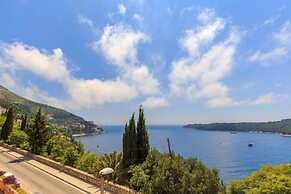 Hedera Estate, Hedera A13