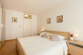 Hedera Estate, Hedera A13