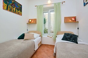 Hedera Estate, Hedera A26