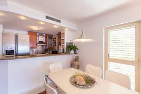 Hedera Estate, Hedera A14