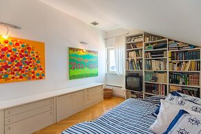 Hedera Estate, Hedera A14