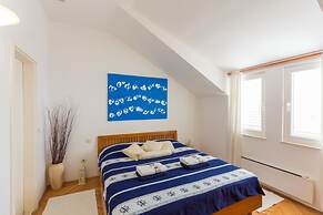 Hedera Estate, Hedera A14