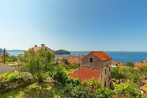 Hedera Estate, Hedera A18