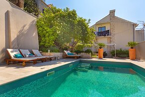 Hedera Estate, Hedera A18