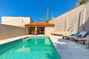 Hedera Estate, Hedera A18