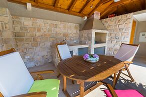 Hedera Estate, Hedera A18