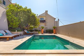 Hedera Estate, Hedera A18