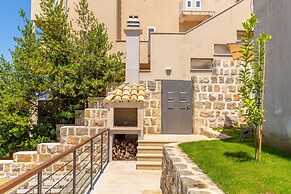 Hedera Estate, Hedera A56