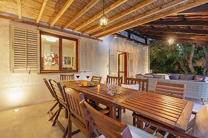 Hedera Estate, Villa Hedera