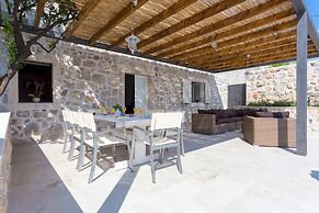 Hedera Estate, Villa Hedera Viii