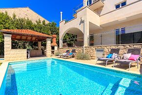 Hedera Estate, Villa Hedera X