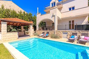 Hedera Estate, Villa Hedera X