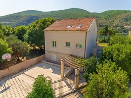 Hedera Estate, Villa Hedera X