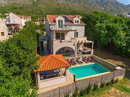 Hedera Estate, Villa Hedera X