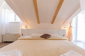 Hedera Estate, Villa Hedera X