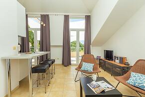 Hedera Estate, Hedera A1