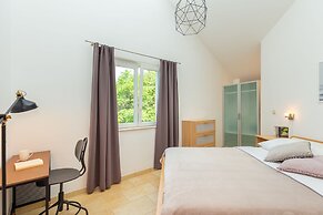 Hedera Estate, Hedera A1