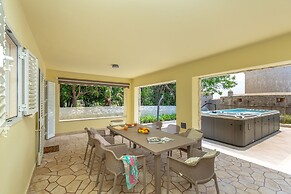 Hedera Estate, Villa Hedera V