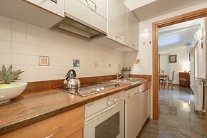 Hedera Estate, Hedera A17