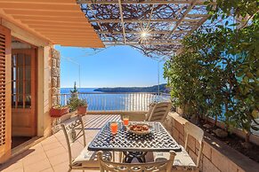 Hedera Estate, Hedera A17