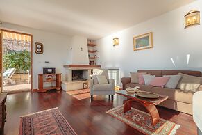 Hedera Estate, Hedera A17